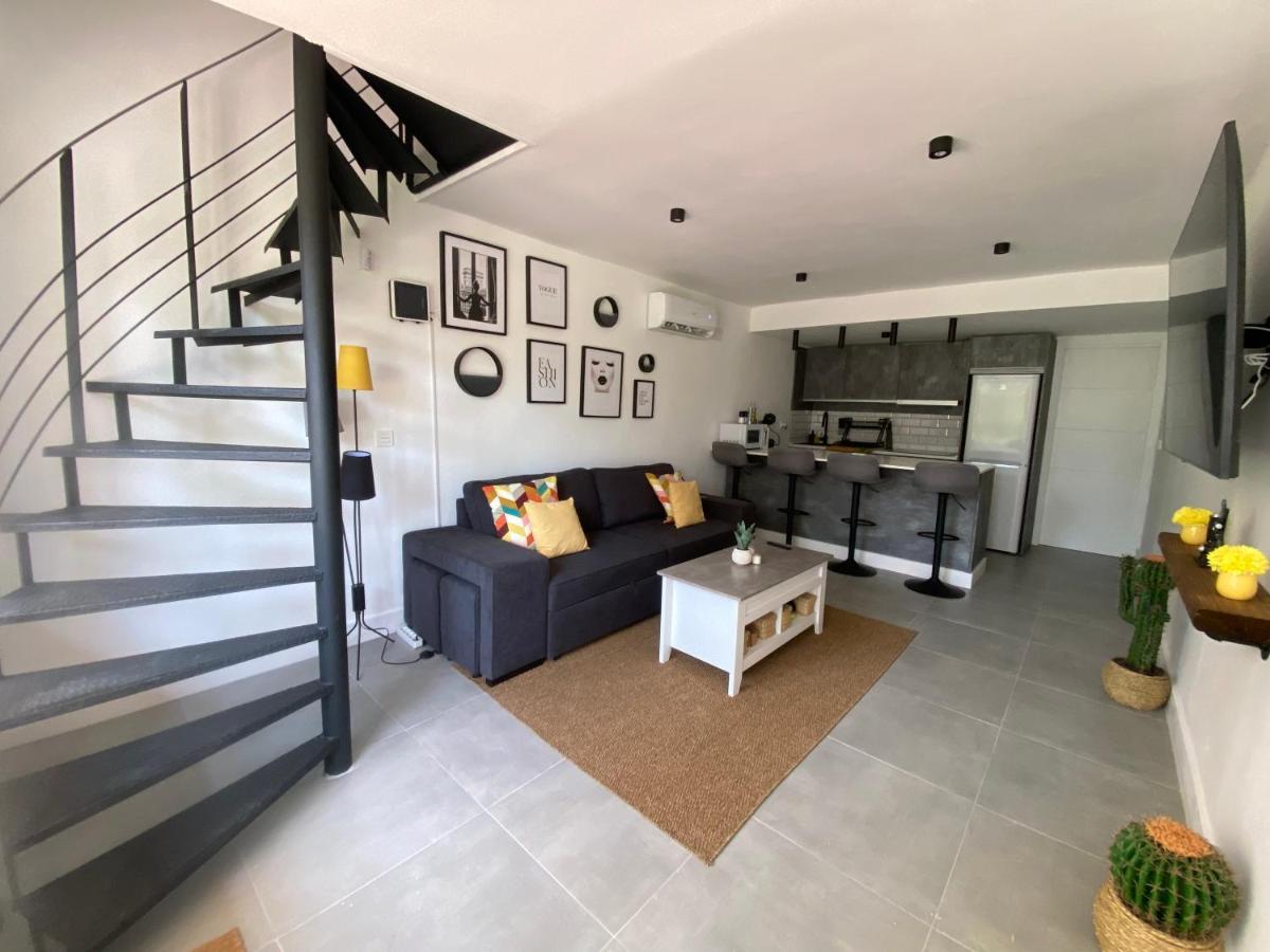 Apartamento Duplex 2 Dorm / 2 Wc *